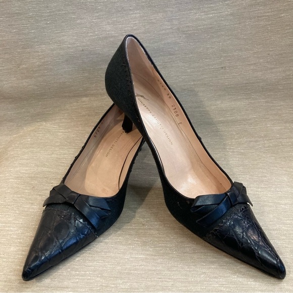 Giuseppe Zanotti  Sz 39 Black Leather Little Bow Pointy Kitten Heel Pumps Shoes - Picture 1 of 14